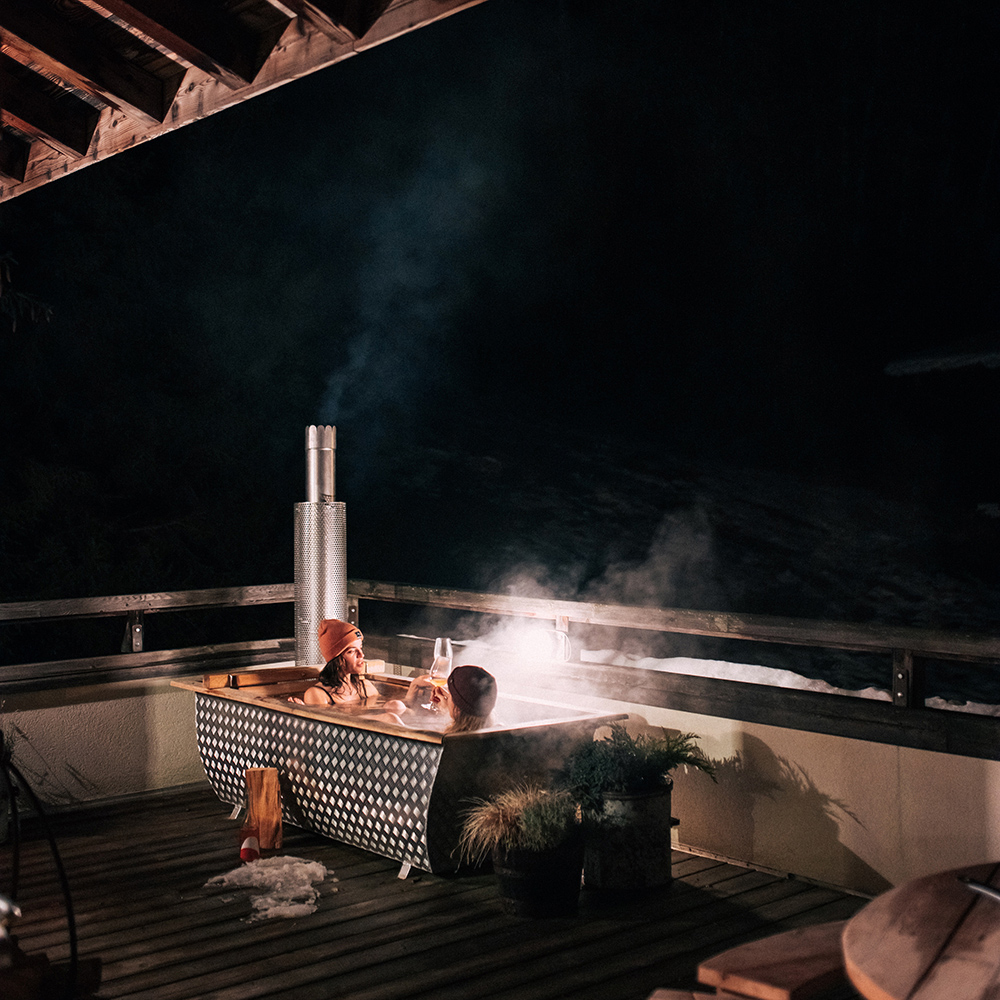 Outdoor bath at night