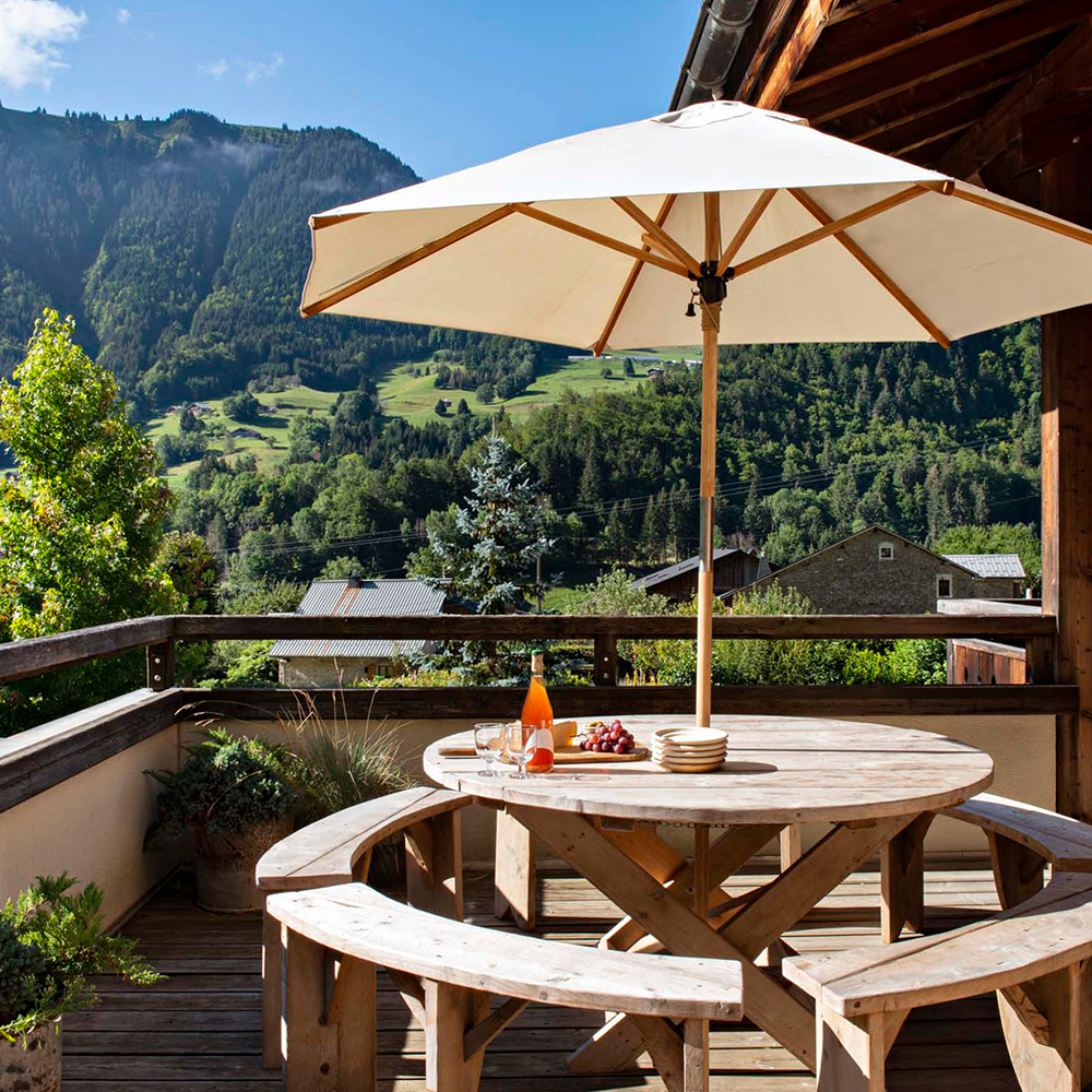 Outdoor dining in summer